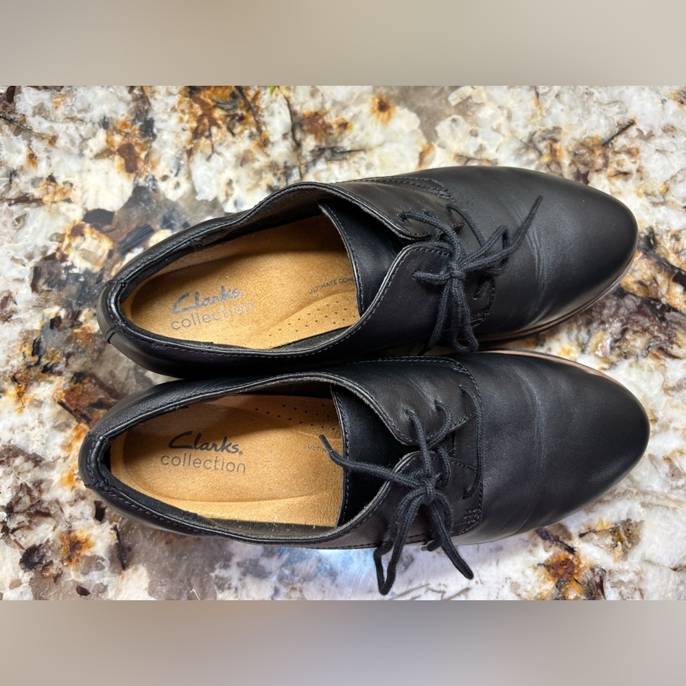Clarks Black Leather Women's Oxfords - Picture 10 of 10